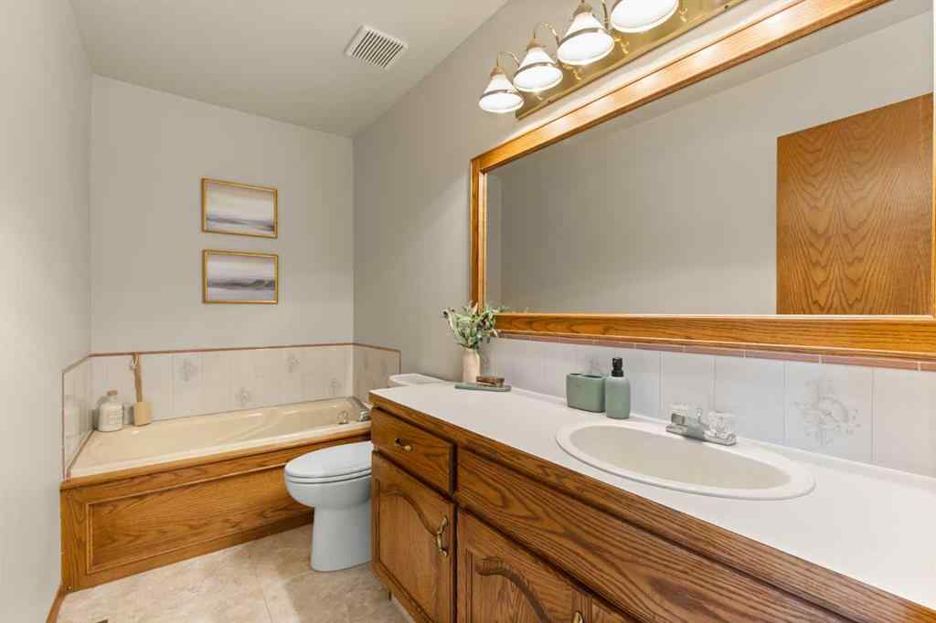 MLS® A2264466 - 12 Redwood Way SE in Ross Glen Medicine Hat, Residential