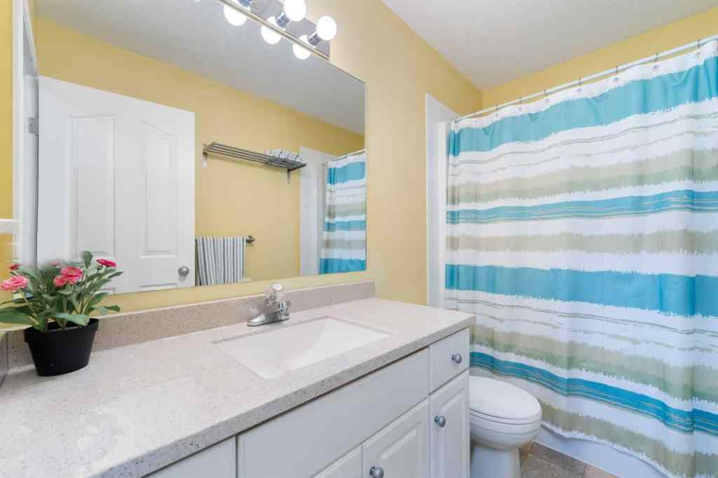 MLS® A2264468 - 316 Willowbrook Close NW in Willowbrook Airdrie, Residential