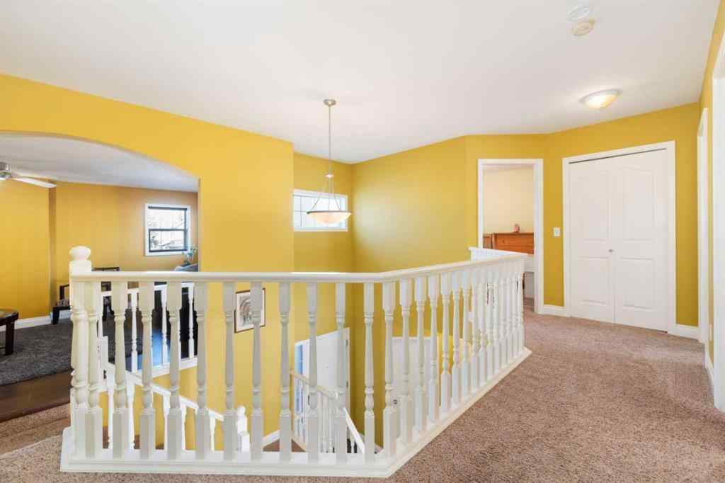 MLS® A2264468 - 316 Willowbrook Close NW in Willowbrook Airdrie, Residential