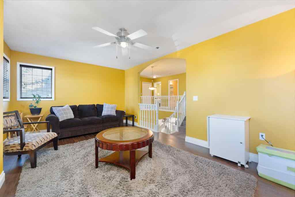 MLS® A2264468 - 316 Willowbrook Close NW in Willowbrook Airdrie, Residential