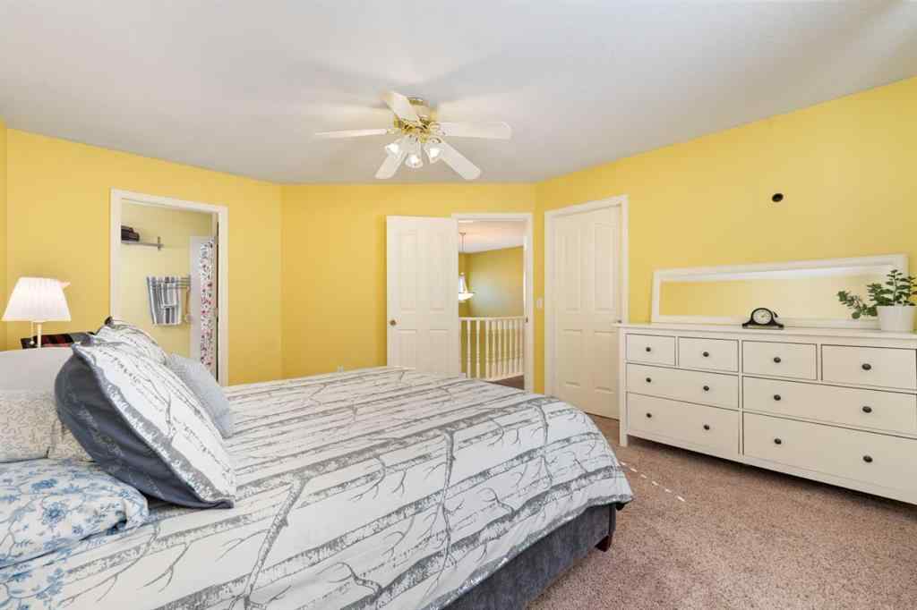 MLS® A2264468 - 316 Willowbrook Close NW in Willowbrook Airdrie, Residential