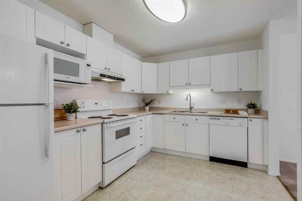 MLS® A2264471 - Unit #3205 3000 Sienna Park Green SW in Signal Hill Calgary, Residential