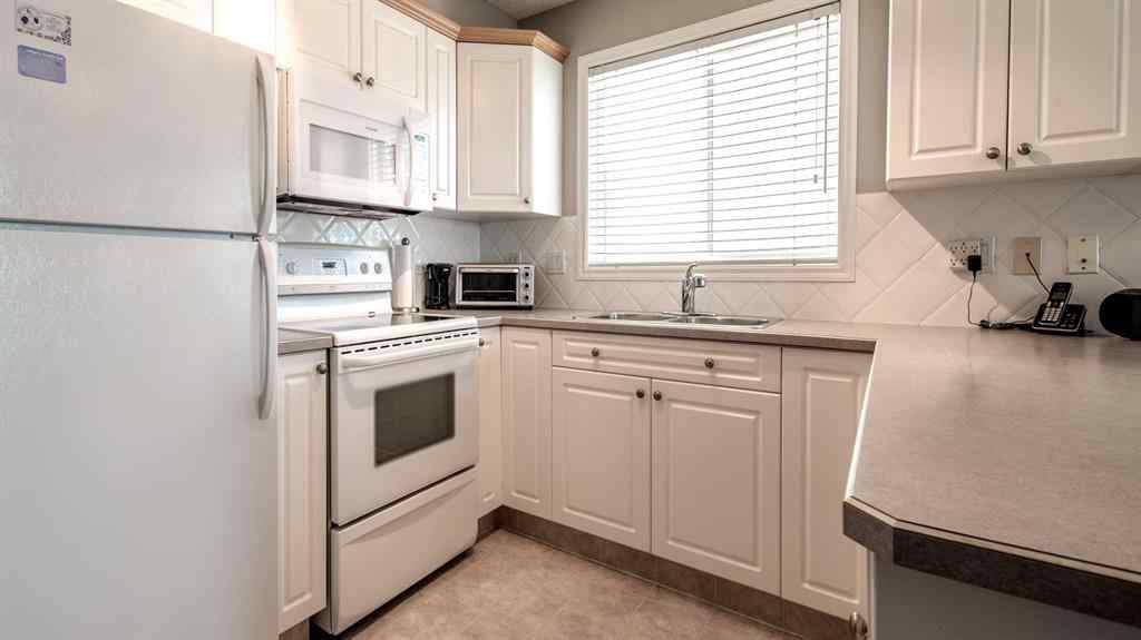 MLS® A2264480 - Unit #2206 7451 Springbank Boulevard SW in Springbank Hill Calgary, Residential