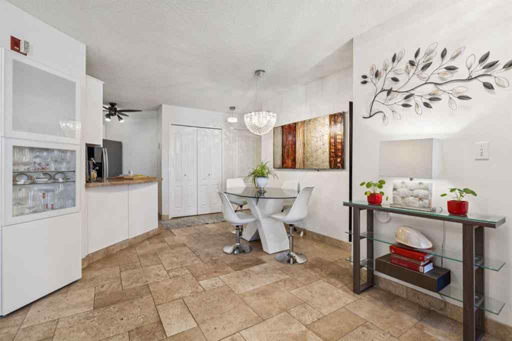 MLS® A2264482 - Unit #204 30 Sierra Morena Mews SW in Signal Hill Calgary, Residential