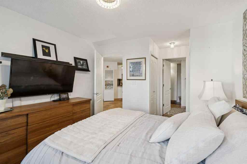 MLS® A2264482 - Unit #204 30 Sierra Morena Mews SW in Signal Hill Calgary, Residential