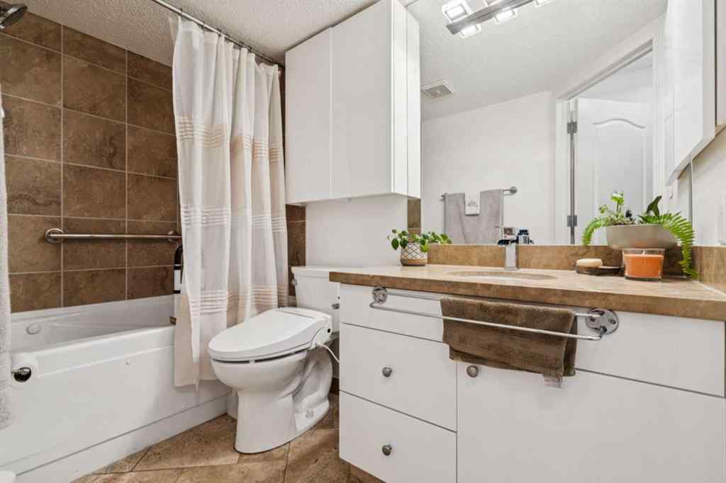 MLS® A2264482 - Unit #204 30 Sierra Morena Mews SW in Signal Hill Calgary, Residential