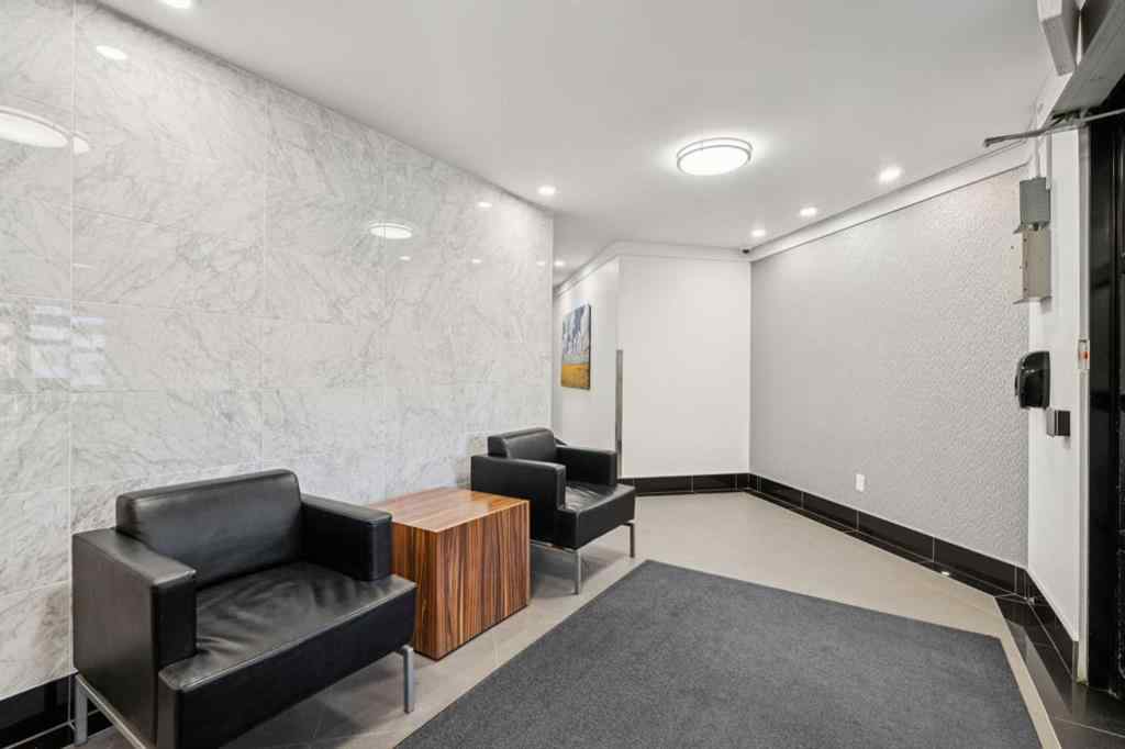 MLS® A2264482 - Unit #204 30 Sierra Morena Mews SW in Signal Hill Calgary, Residential