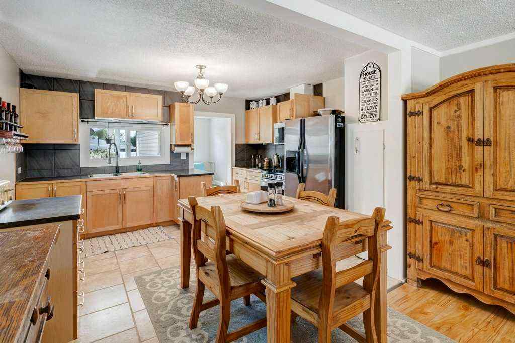 MLS® A2264489 - 5223 3 Street W in NONE Claresholm, Residential