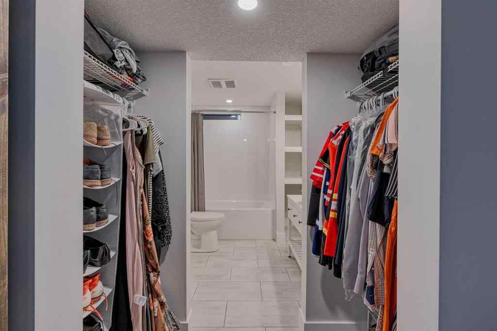 MLS® A2264492 - 708 Sherman Avenue SW in Southwood Calgary, Residential