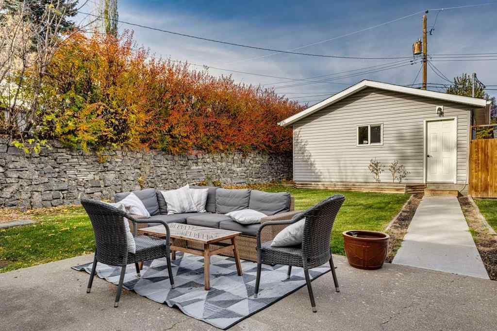 MLS® A2264492 - 708 Sherman Avenue SW in Southwood Calgary, Residential