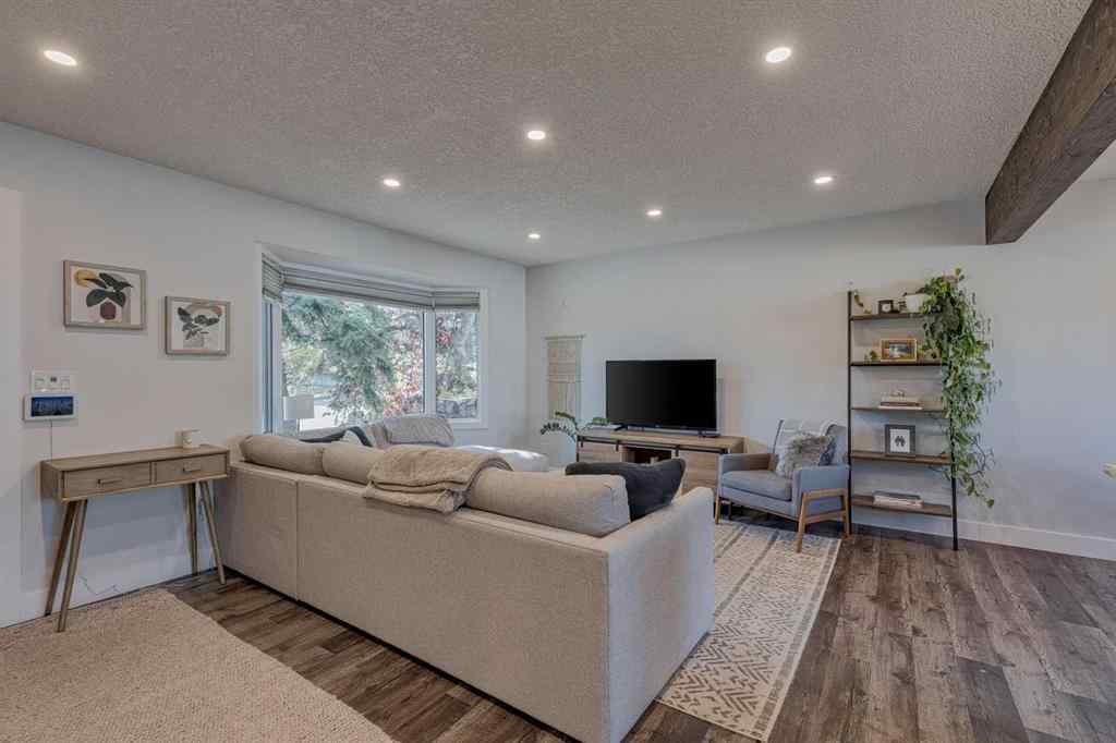 MLS® A2264492 - 708 Sherman Avenue SW in Southwood Calgary, Residential