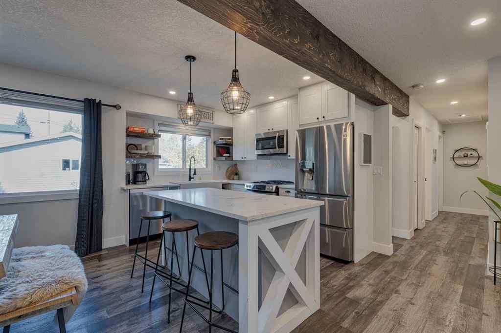MLS® A2264492 - 708 Sherman Avenue SW in Southwood Calgary, Residential