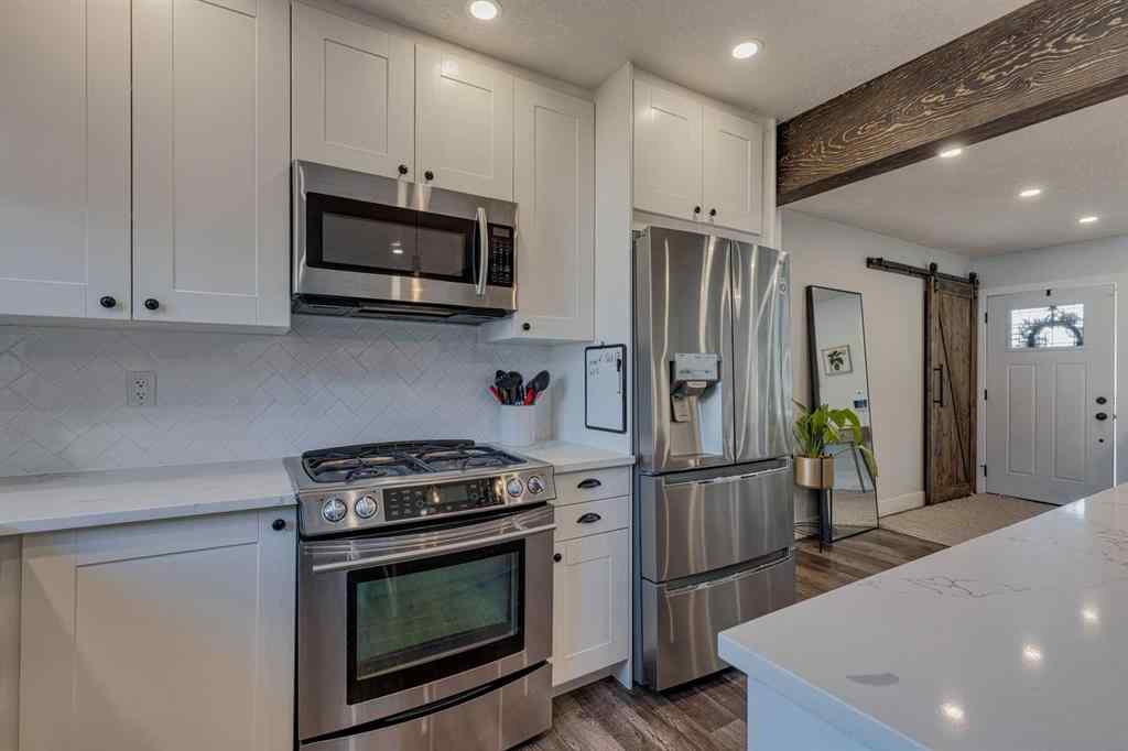 MLS® A2264492 - 708 Sherman Avenue SW in Southwood Calgary, Residential