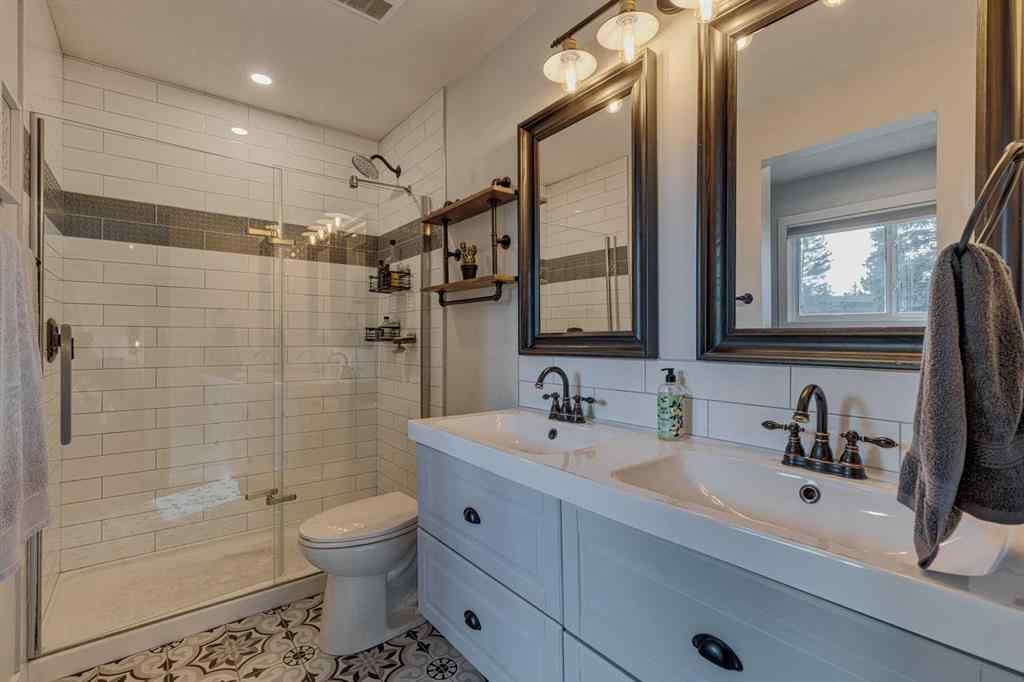 MLS® A2264492 - 708 Sherman Avenue SW in Southwood Calgary, Residential