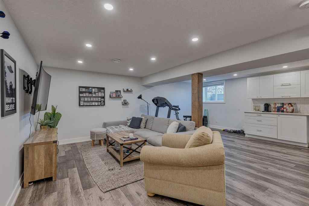 MLS® A2264492 - 708 Sherman Avenue SW in Southwood Calgary, Residential