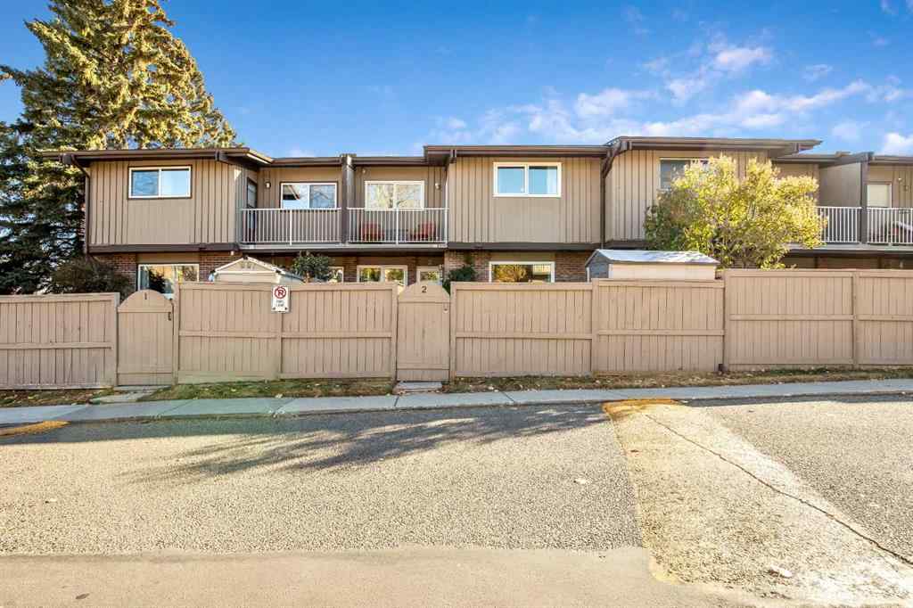 MLS® A2264496 - Unit #2 1055 72 Avenue NW in Huntington Hills Calgary, Residential