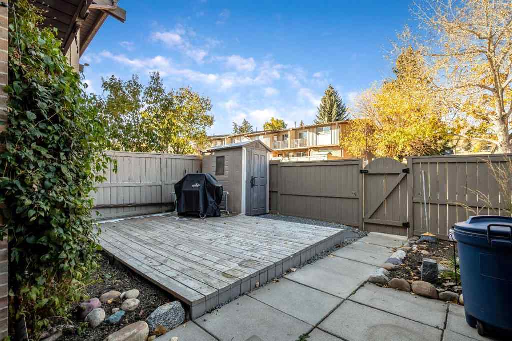 MLS® A2264496 - Unit #2 1055 72 Avenue NW in Huntington Hills Calgary, Residential