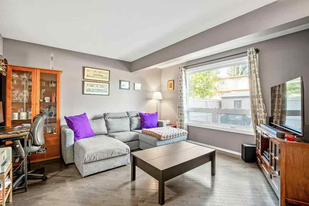 MLS® A2264496 - Unit #2 1055 72 Avenue NW in Huntington Hills Calgary, Residential