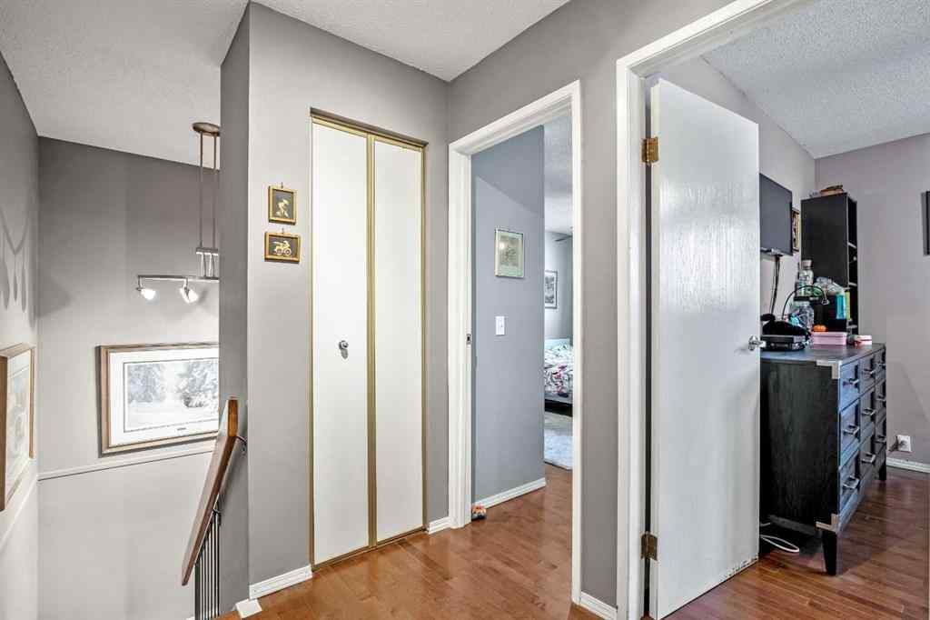 MLS® A2264496 - Unit #2 1055 72 Avenue NW in Huntington Hills Calgary, Residential