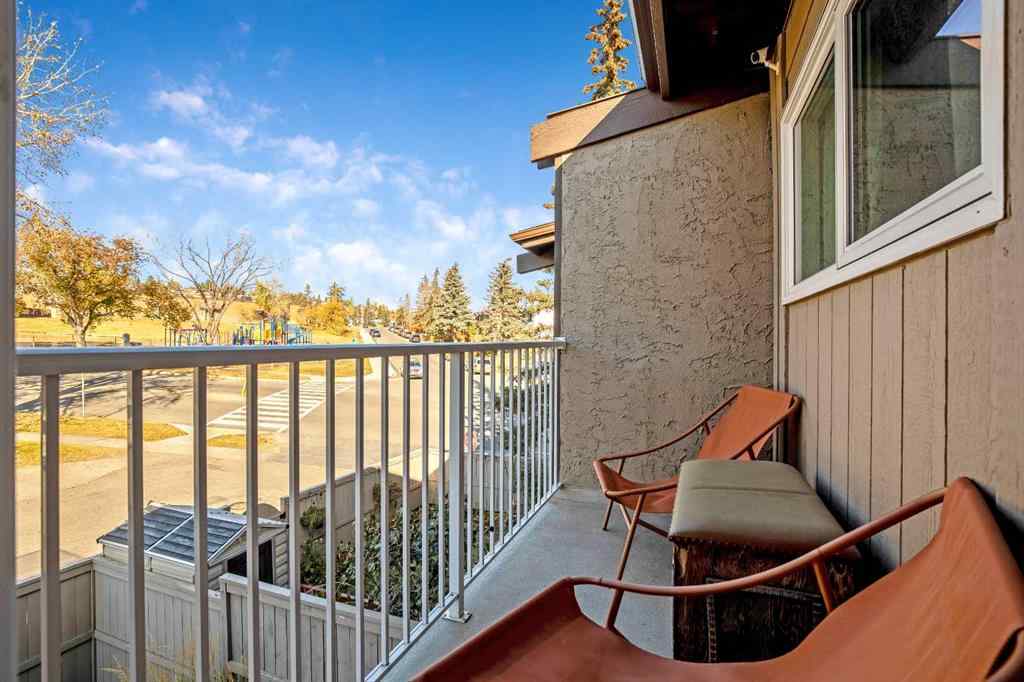 MLS® A2264496 - Unit #2 1055 72 Avenue NW in Huntington Hills Calgary, Residential