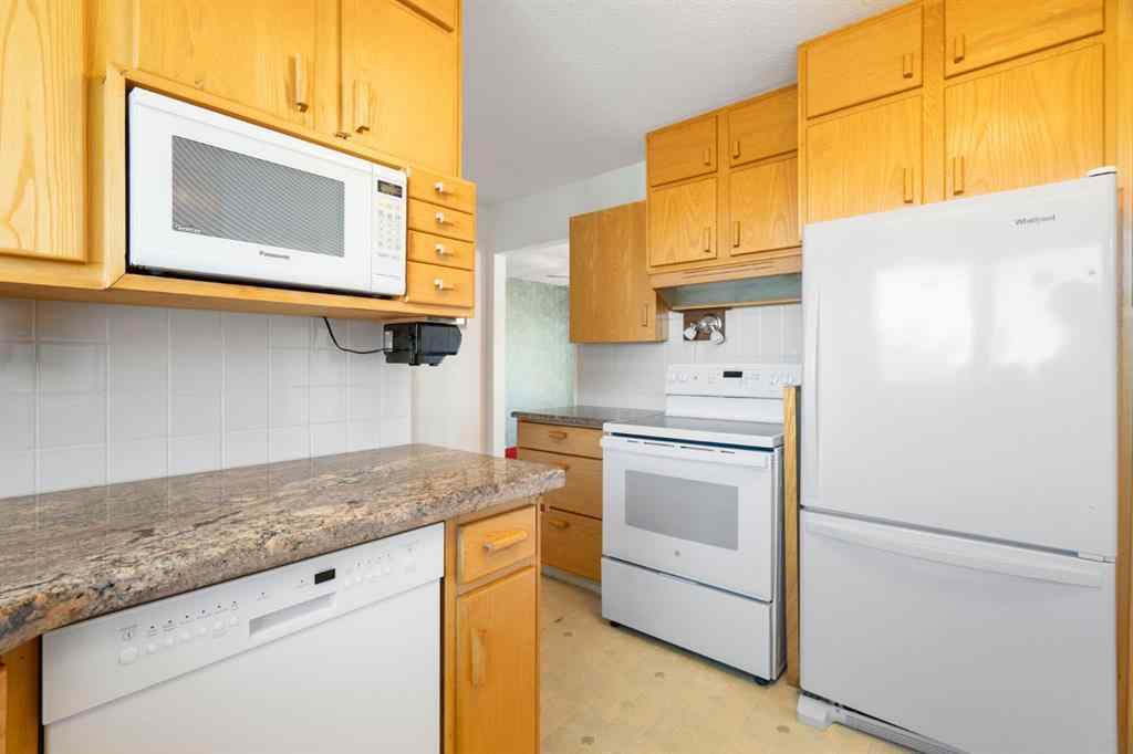 MLS® A2264499 - 24064 Meadow Drive  in Bearspaw_Calg Rural Rocky View County, Residential