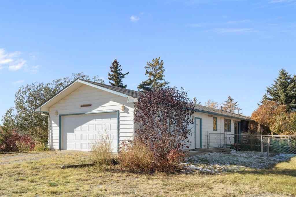 MLS® A2264499 - 24064 Meadow Drive  in Bearspaw_Calg Rural Rocky View County, Residential