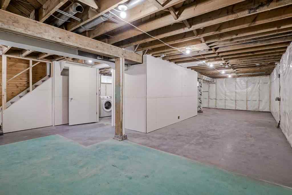 MLS® A2264506 - 52 Hogarth Crescent SW in Haysboro Calgary, Residential