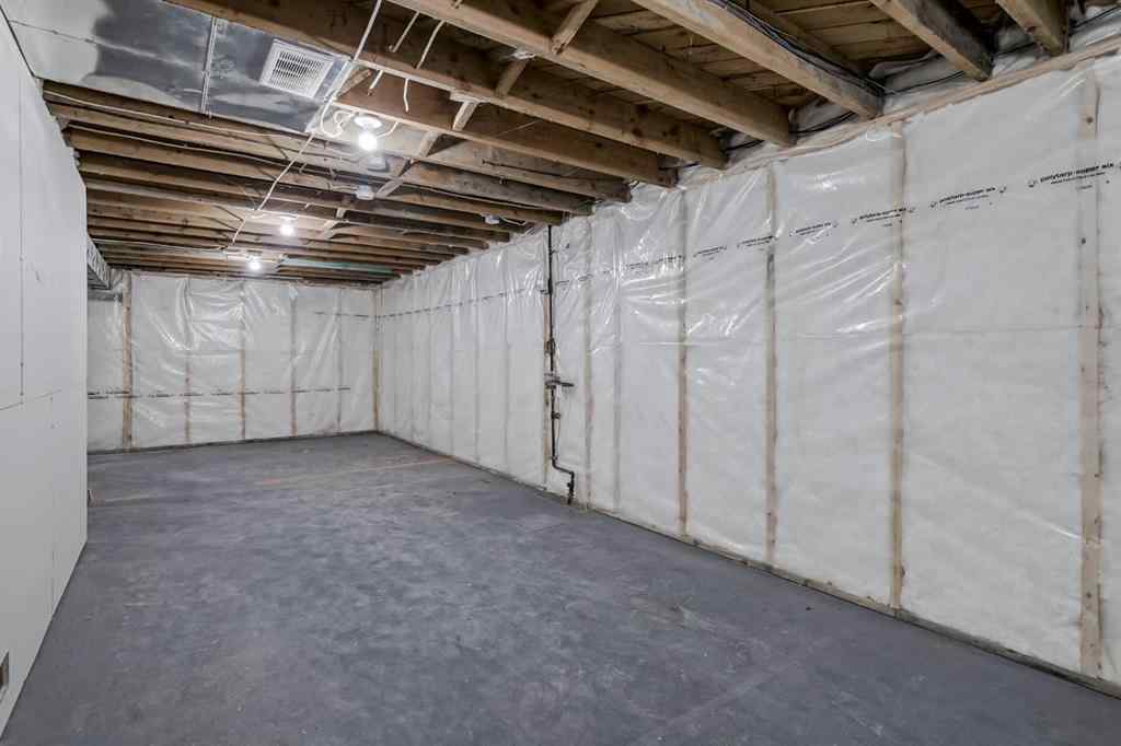 MLS® A2264506 - 52 Hogarth Crescent SW in Haysboro Calgary, Residential