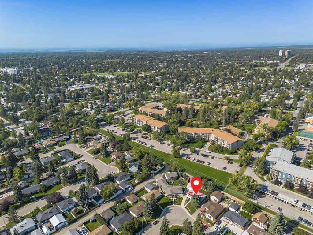 MLS® A2264506 - 52 Hogarth Crescent SW in Haysboro Calgary, Residential