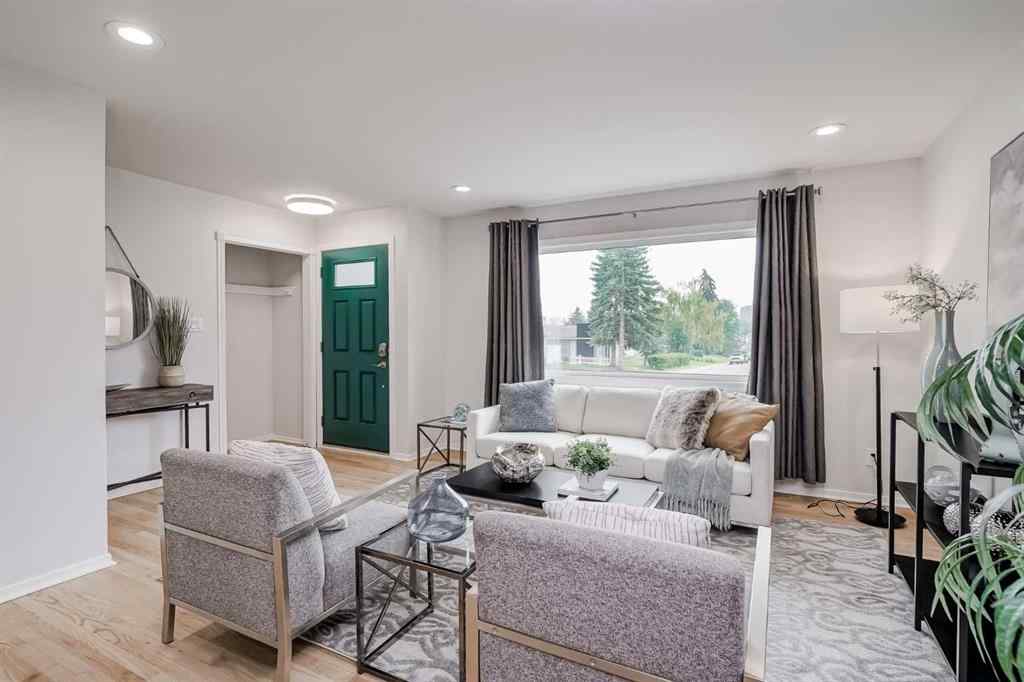 MLS® A2264506 - 52 Hogarth Crescent SW in Haysboro Calgary, Residential