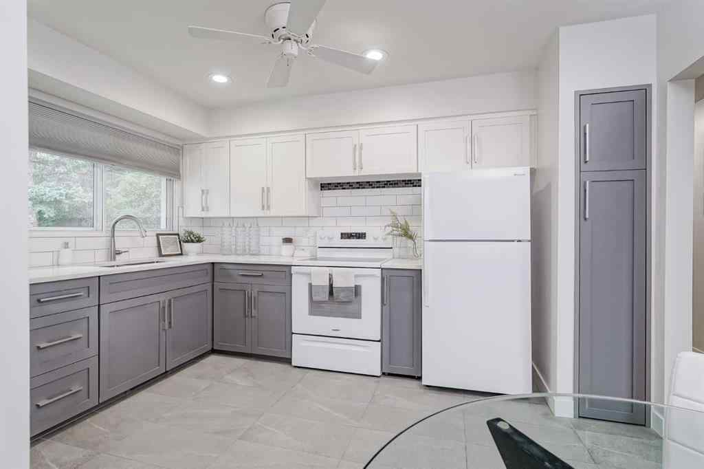 MLS® A2264506 - 52 Hogarth Crescent SW in Haysboro Calgary, Residential