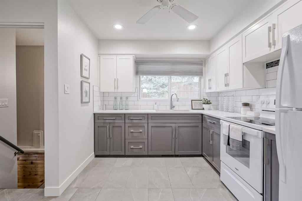 MLS® A2264506 - 52 Hogarth Crescent SW in Haysboro Calgary, Residential