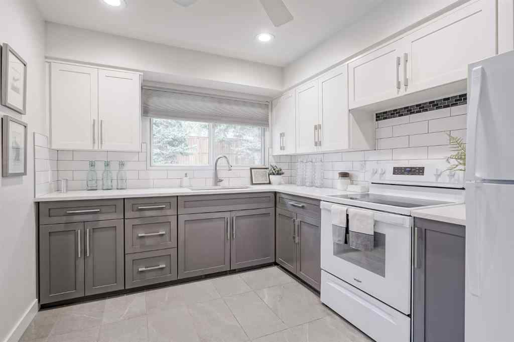 MLS® A2264506 - 52 Hogarth Crescent SW in Haysboro Calgary, Residential