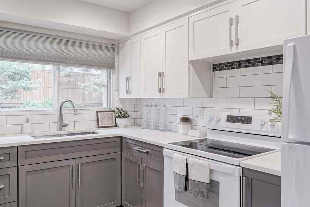 MLS® A2264506 - 52 Hogarth Crescent SW in Haysboro Calgary, Residential