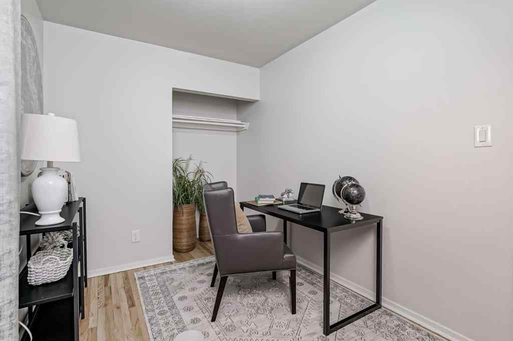 MLS® A2264506 - 52 Hogarth Crescent SW in Haysboro Calgary, Residential
