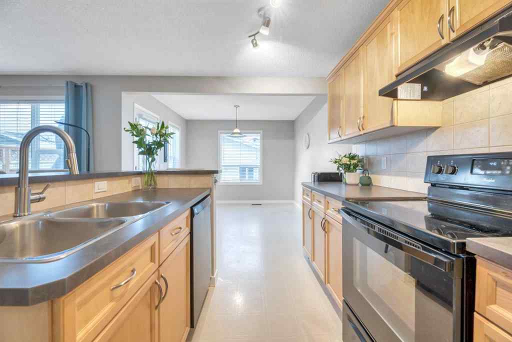 MLS® A2264507 - 84 Evermeadow Manor SW in Evergreen Calgary, Residential