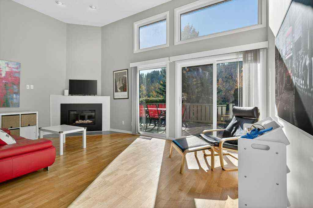 MLS® A2264508 - 3839 Point Mckay Road NW in Point McKay Calgary, Residential