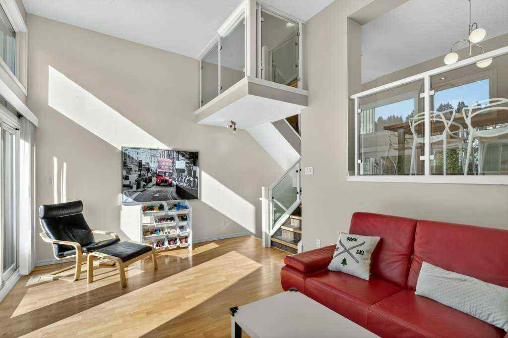 MLS® A2264508 - 3839 Point Mckay Road NW in Point McKay Calgary, Residential