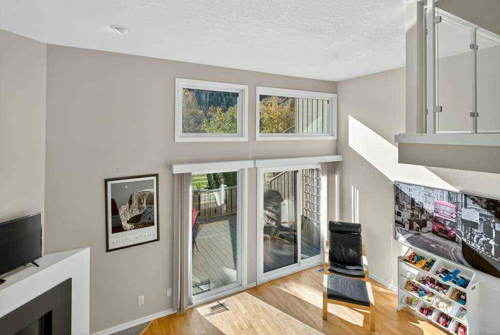 MLS® A2264508 - 3839 Point Mckay Road NW in Point McKay Calgary, Residential