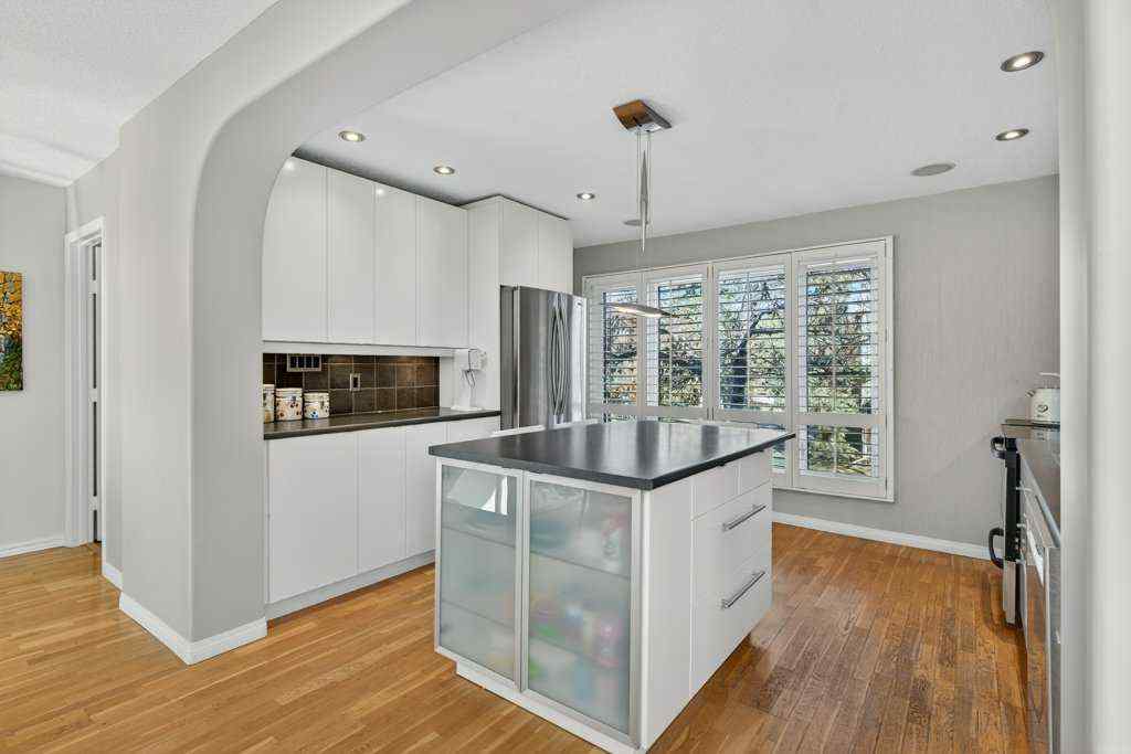 MLS® A2264508 - 3839 Point Mckay Road NW in Point McKay Calgary, Residential