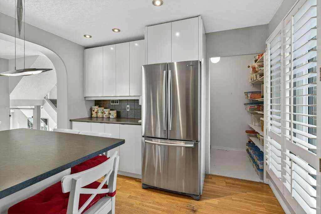 MLS® A2264508 - 3839 Point Mckay Road NW in Point McKay Calgary, Residential