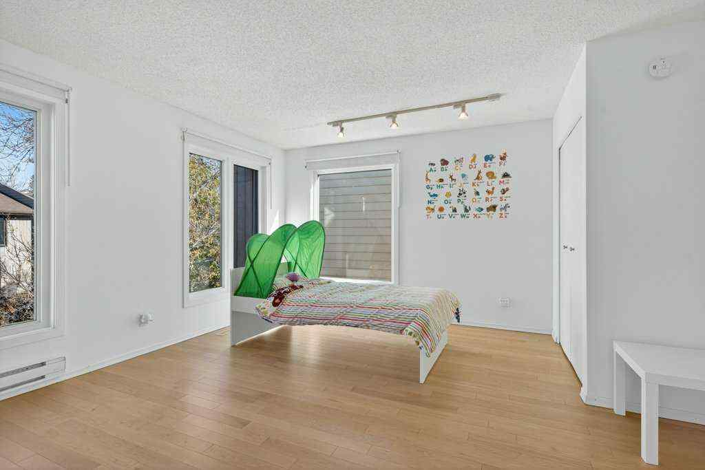 MLS® A2264508 - 3839 Point Mckay Road NW in Point McKay Calgary, Residential