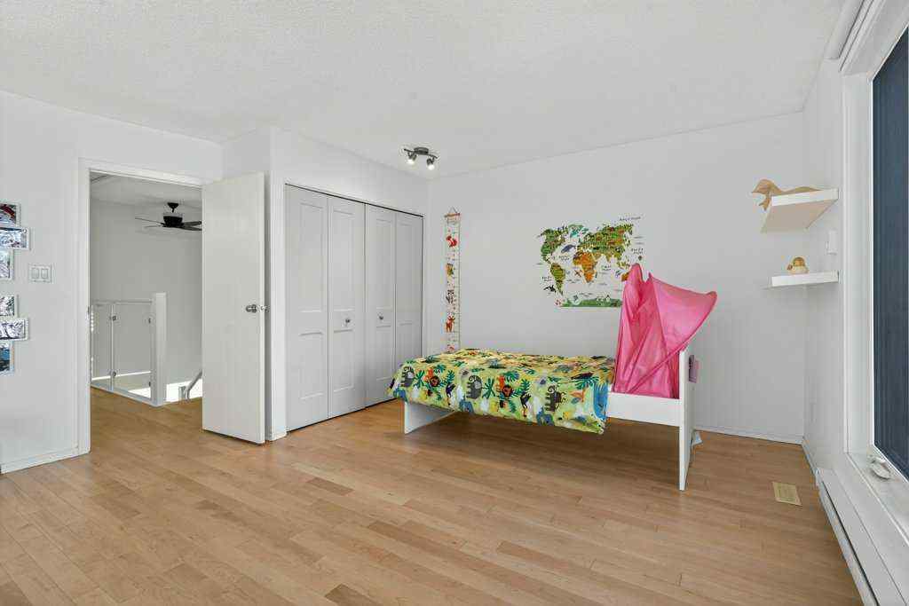 MLS® A2264508 - 3839 Point Mckay Road NW in Point McKay Calgary, Residential