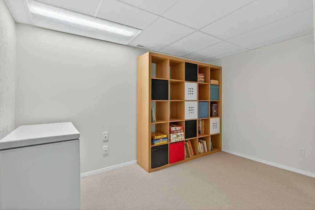 MLS® A2264508 - 3839 Point Mckay Road NW in Point McKay Calgary, Residential