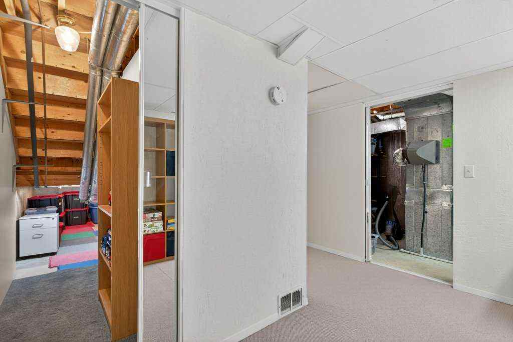 MLS® A2264508 - 3839 Point Mckay Road NW in Point McKay Calgary, Residential