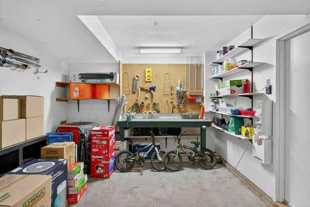 MLS® A2264508 - 3839 Point Mckay Road NW in Point McKay Calgary, Residential