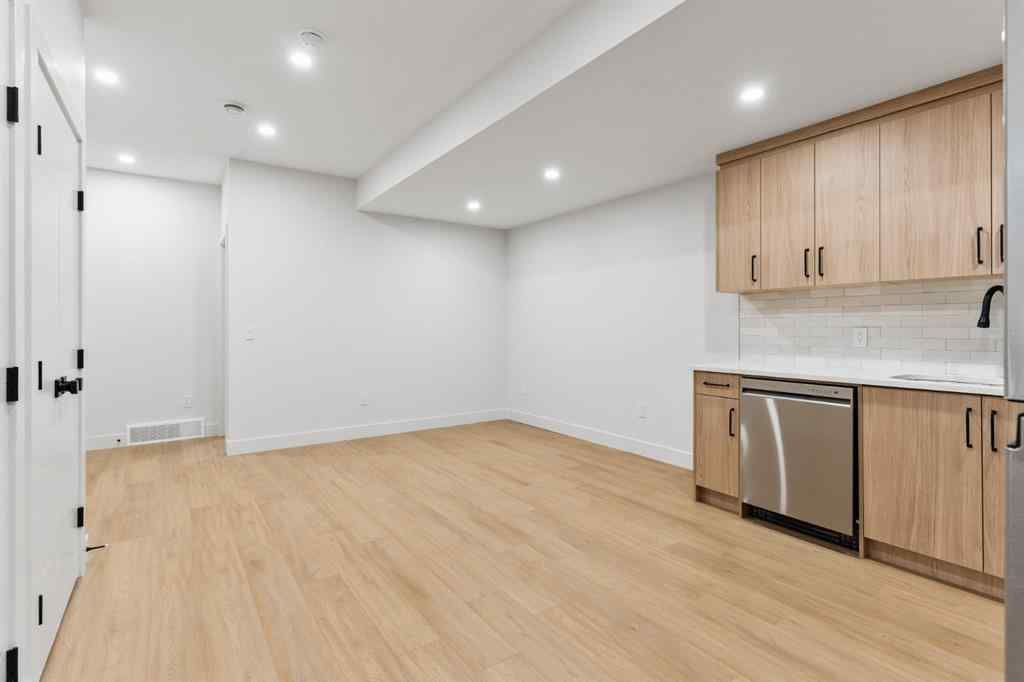 MLS® A2264509 - 7722 46 Avenue NW in Bowness Calgary, Residential