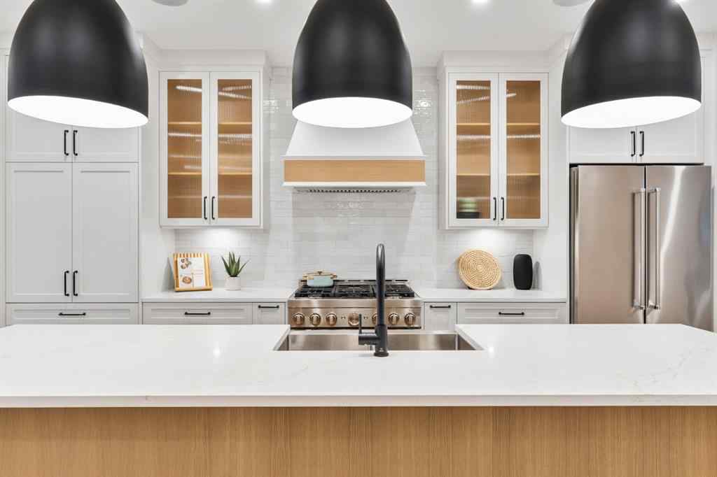 MLS® A2264509 - 7722 46 Avenue NW in Bowness Calgary, Residential