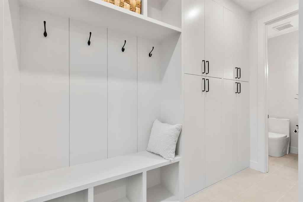 MLS® A2264509 - 7722 46 Avenue NW in Bowness Calgary, Residential