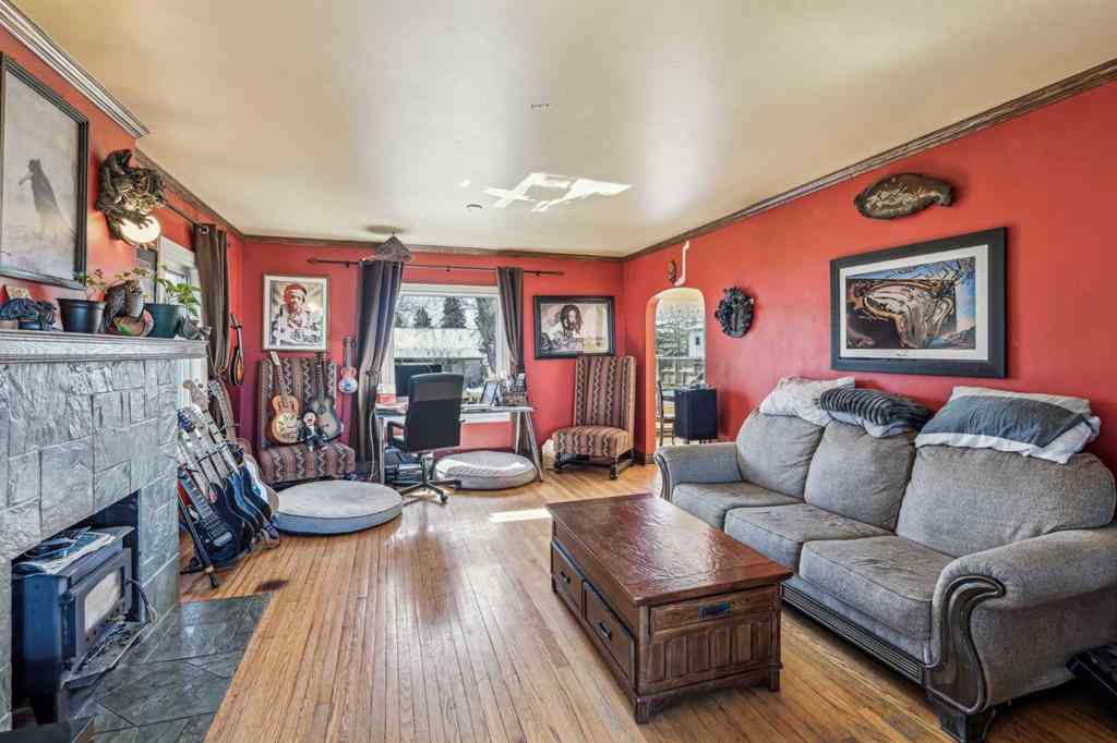 MLS® A2264510 - 663 10 Avenue S in NONE Carstairs, Residential